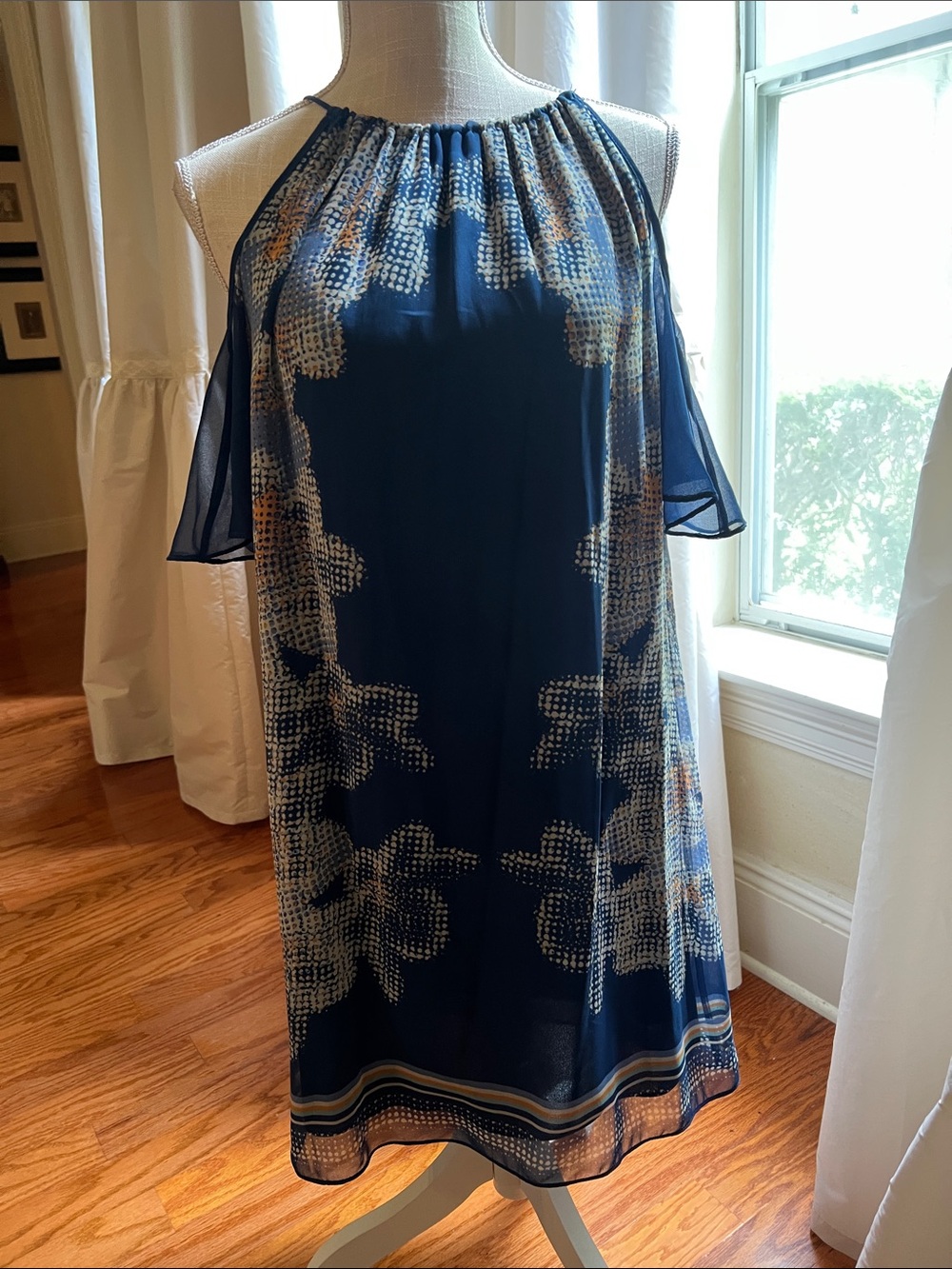 M.S.S.P. Size Xs  Cold-Shoulder Dress with Abstract Floral Print